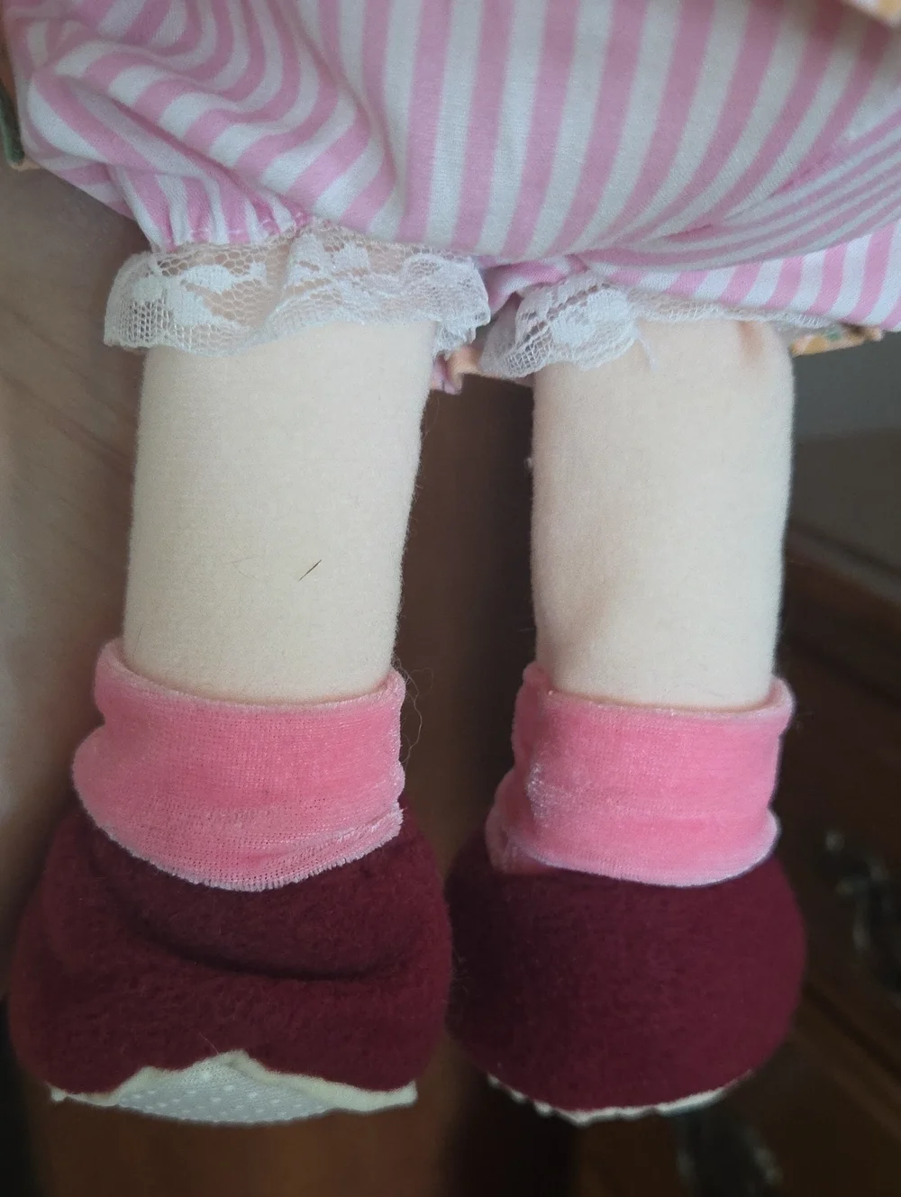 NWT Sweetie Pie Kids Tessa Doll Fully Dressed Yarn Hair Soft Perfect